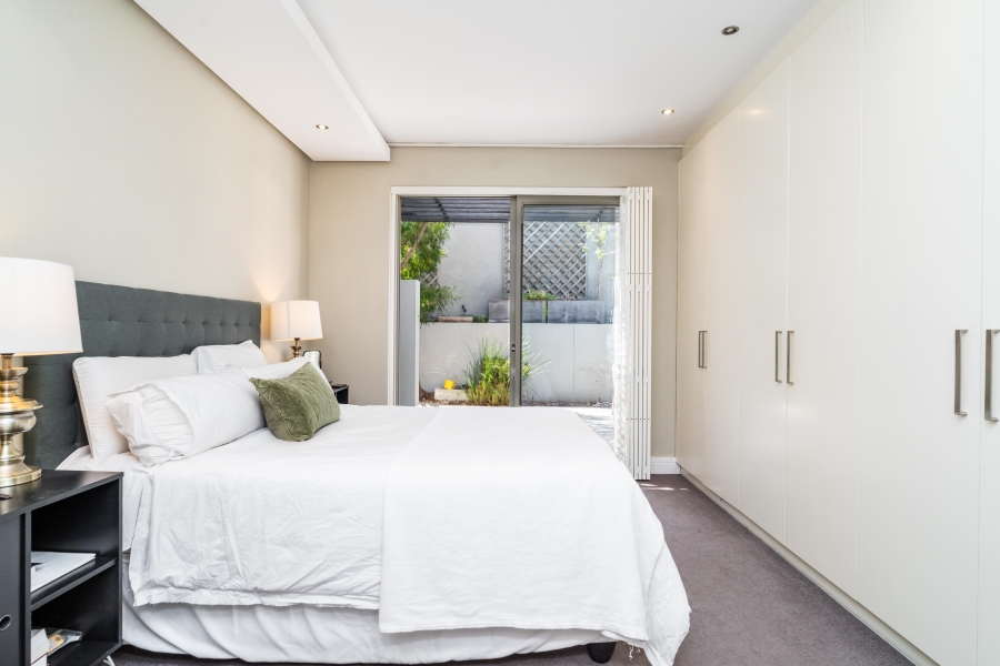 2 Bedroom Property for Sale in Vredehoek Western Cape
